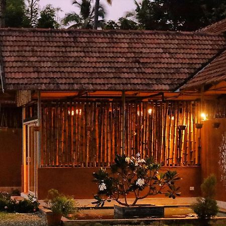 Hôtel Pura Vida Varkala Extérieur photo