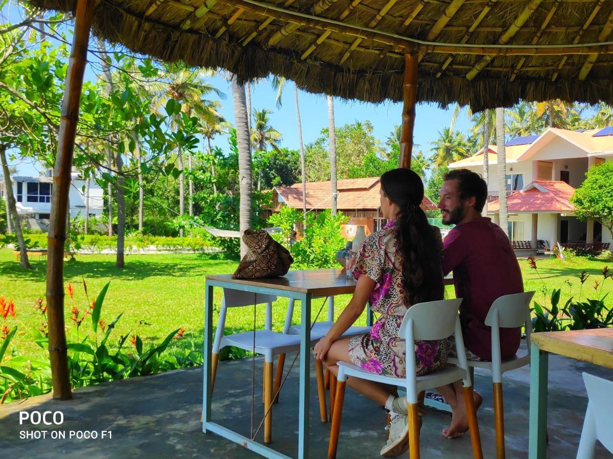 Hôtel Pura Vida Varkala Extérieur photo
