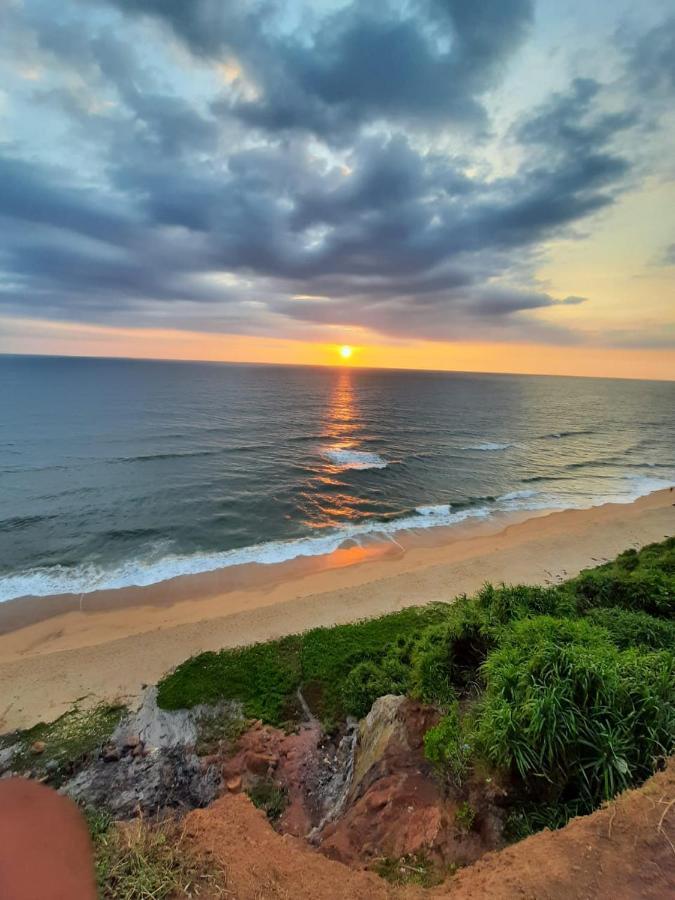 Hôtel Pura Vida Varkala Extérieur photo