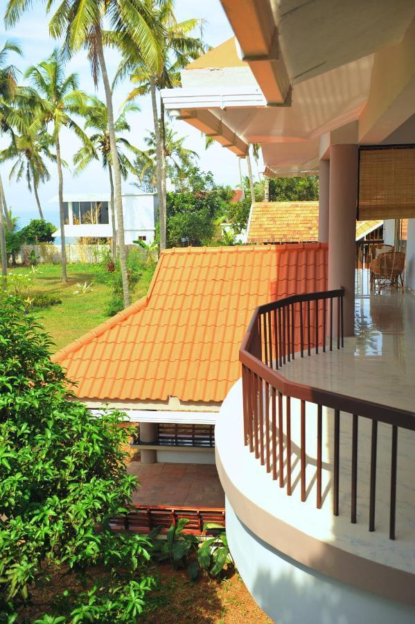 Hôtel Pura Vida Varkala Extérieur photo