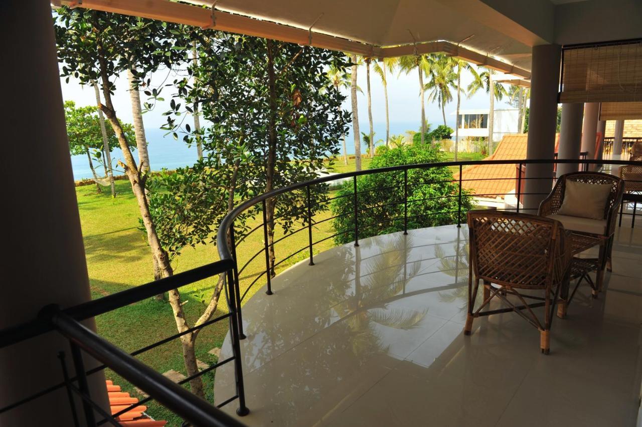 Hôtel Pura Vida Varkala Extérieur photo