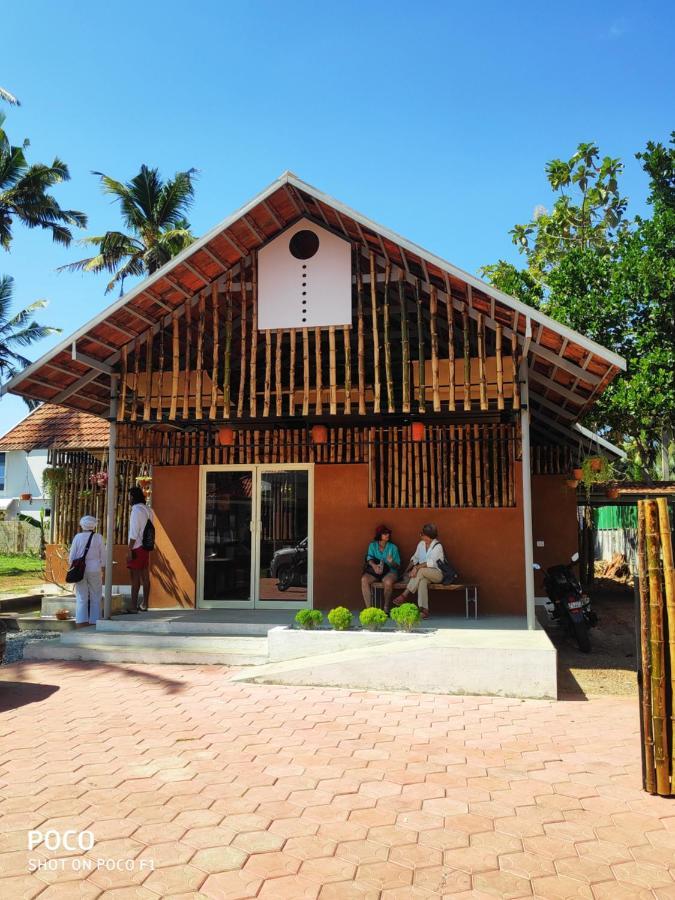 Hôtel Pura Vida Varkala Extérieur photo